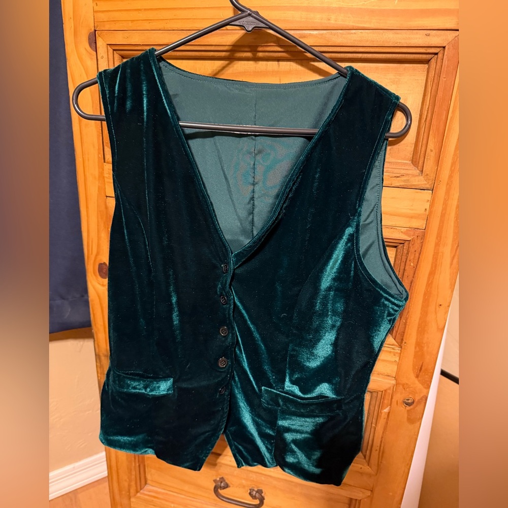 NWOT Emerald Green Velvet Women's Vest - Picture 2 of 7